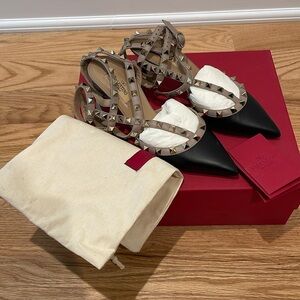 Valentino Rockstud Caged Pump